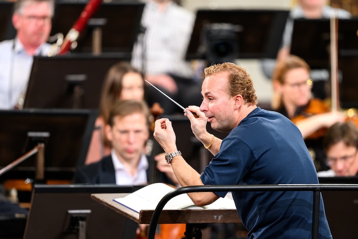 Yannick Nézet-Séguin probt mit den Wiener Philharmonikern.