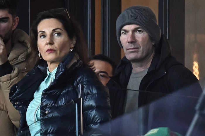 Zinedine Zidane mit Frau Veronique Zidane (55) im Stadion