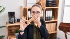 Ständiges Snacken bremst die gezielte Gewichtsabnahme. 