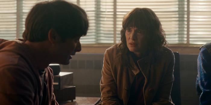 Noah Schnapp und Winona Ryder in „Stranger Things“