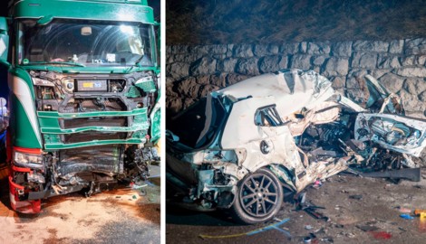 Das Auto der Jugendlichen wurde beim Unfall völlig zerstört, auch der Lkw wurde beschädigt. Die ...