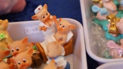 Glücksbringer gibt es auf den Silvestermärkten und den 148 Marktständen in Wien. 