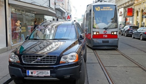 In Wien wurden heuer zahlreiche Autos so abgestellt, dass sie ein öffentliches Verkehrsmittel ...