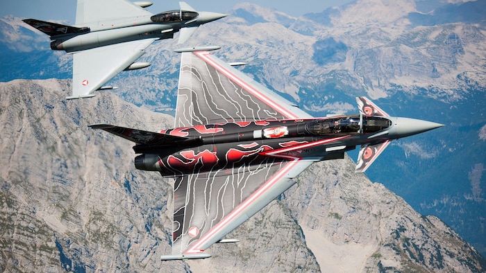 They may still be flying for a while, but a successor decision will have to be made soon: the 15 ...