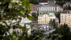 Im Netz wirbt man mit schönen Bildern und besseren Zimmern, ein solches soll Professor B. nun ...