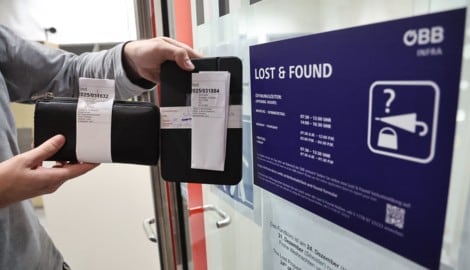 Beim ÖBB-Lost &amp; Found Service-Center können Besitzer ihre Gegenstände abholen, ob ...