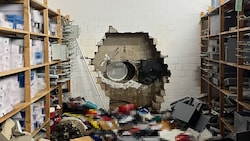 Nach dem spektakulären Einbruch in die Sparkasse Gelsenkirchen untersuchen die Ermittlerinnen ...