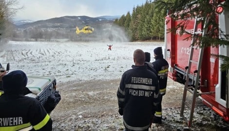 Die Freiwillige Feuerwehr Puch bei Weiz und die Crew des Notarzthubschraubers Christophorus 12 ...