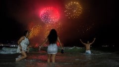 In Rio wird seit Tagen (vor-)gefeiert – die Winterjacke kann man bei bis zu 32 Grad ...