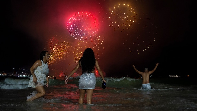 In Rio wird seit Tagen (vor-)gefeiert – die Winterjacke kann man bei bis zu 32 Grad ...