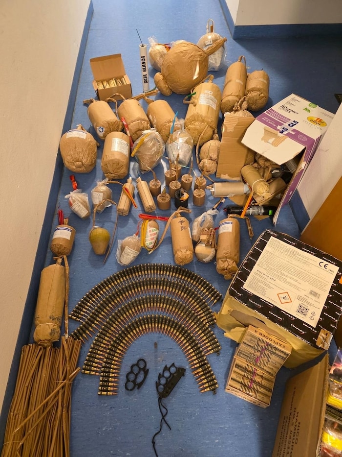 Unter der gesicherten Pyrotechnik befanden sich auch lebensgefährliche Kugelbomben.