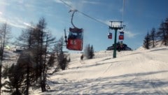 Im Skigebiet St. Oswald kam es zu einem gefährlichen Zwischenfall: Ein Unbekannter fuhr derart ...