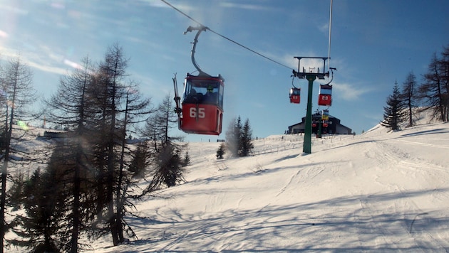 Im Skigebiet St. Oswald kam es zu einem gefährlichen Zwischenfall: Ein Unbekannter fuhr derart ...