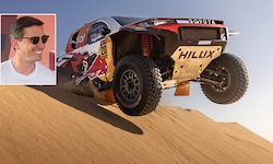 In einem solchen Toyota Hilux nimmt Mark Mateschitz die Rallye Dakar in Angriff