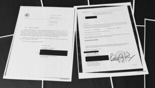 Viele Dokumente sind stark geschwärzt.