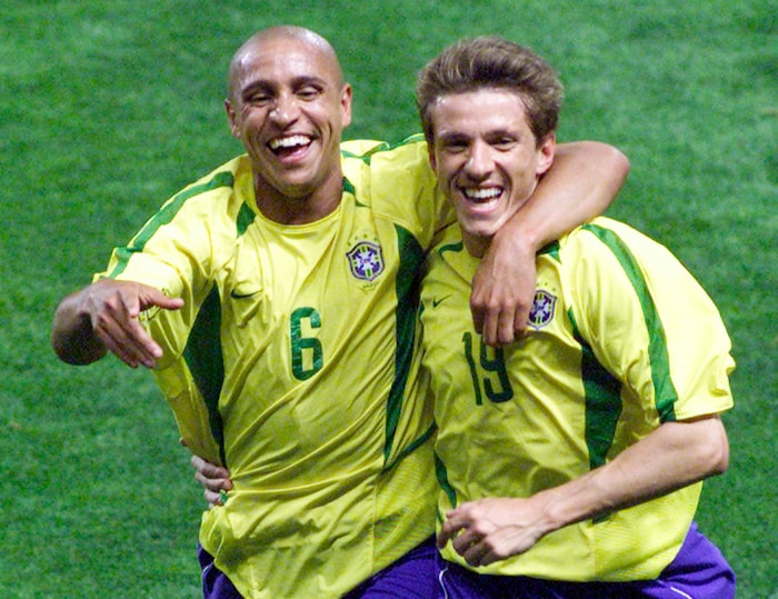 Roberto Carlos (l)