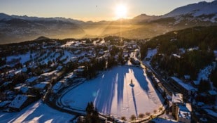 Im Schweizer Skiort Crans-Montana ist es zu einer Explosion gekommen. Es gibt mehrere ...