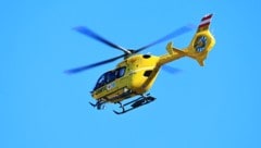 Mit dem Notarzthubschrauber wurde der Verletzte nach Linz gebracht (Symbolbild)