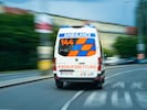 Rettung auf der Wientalstraße im Einsatz: Für eine 85-Jährige kommt jede Hilfe zu spät. ...