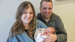 Baby Jan mit Mama Silvia und Papa Patrick