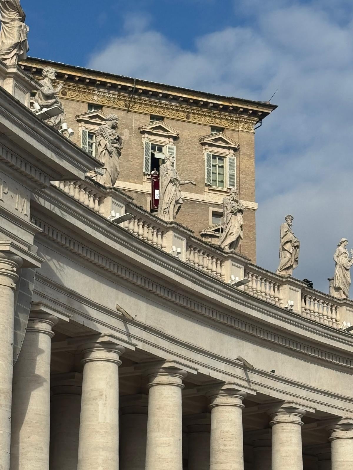 Der Papst erteilt den Neujahrssegen nicht vom Balkon der Petersdomes, sondern vom berühmten ...