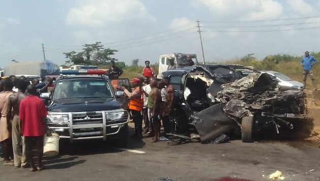 Das Auto, in dem Anthony Joshua unterwegs gewesen war, ist beim Unfall völlig zerstört worden ...