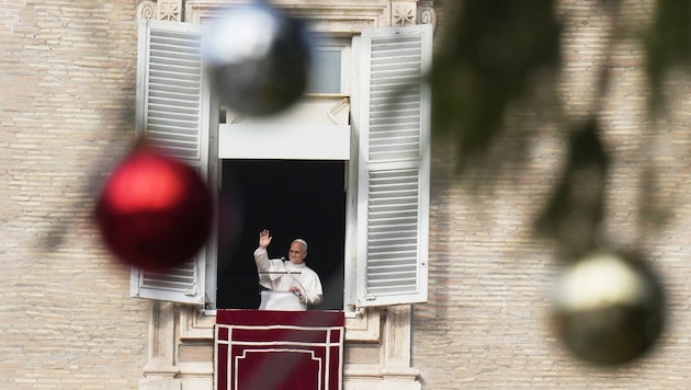 Papst Leo XIV. spendete seinen Segen vom Päpstlichen Palast aus.