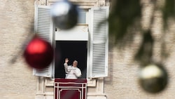 Papst Leo XIV. spendete seinen Segen vom Päpstlichen Palast aus.