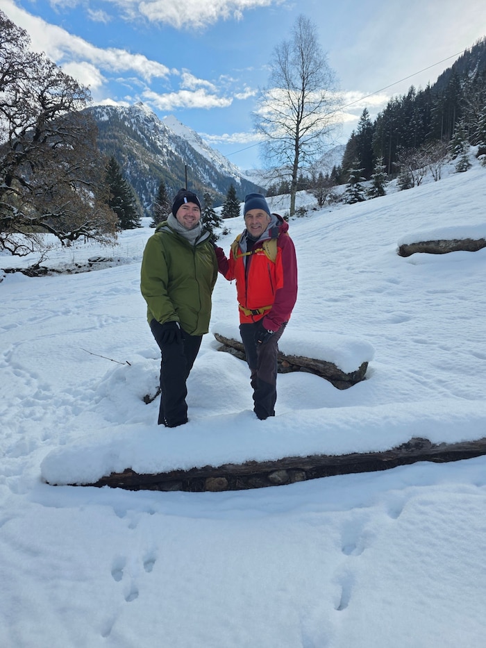 „Krone“-Reise-Redakteur Mario Aberl (li.) war mit Berg- und Skiführer Walter Walcher im Untertal ...