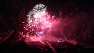Spektakulär war das Feuerwerk auf der Seegrube in Innsbruck.