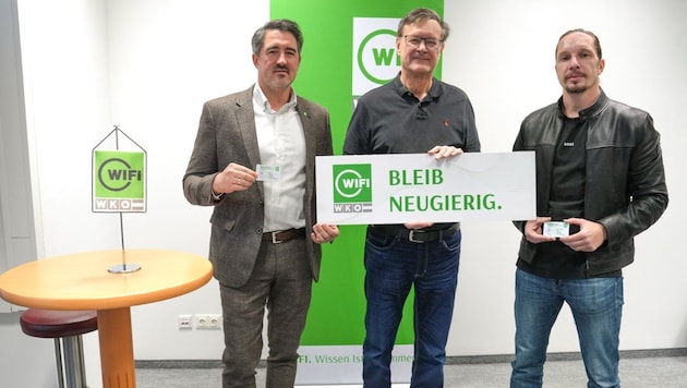 Jestl und Joó-Klawatsch mit Lehrgangsleiter Peter Butter.