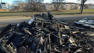 Viel blieb von der Hütte am Kaisermühlendamm nicht übrig.