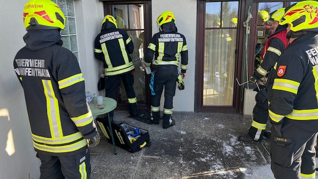 Die Profis der Feuerwehr aus Waidhofen an der Thaya rückten zum Hilfseinsatz an.