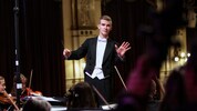 Dirigent Matthias Achleitner und seine Oberösterreich Philharmonie zündeten beim Silvester- und ...