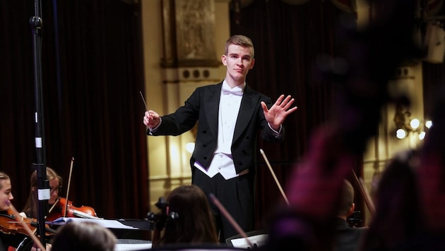 Dirigent Matthias Achleitner und seine Oberösterreich Philharmonie zündeten beim Silvester- und ...