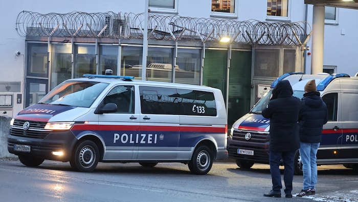 Was Karl-Heinz Grasser perhaps in one of these police vans?