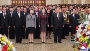 Kim-Dynastie in Bewegung: Die 13-jährige Tochter Kims zeigt sich erstmals in der ersten Reihe in ...