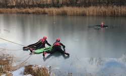 Salzburger Wasserretter warnen vorm Betreten von Gewässern.