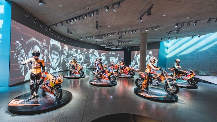 Heroes Ebene in der KTM Motohall