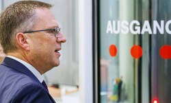 August Wöginger beim Prozessauftakt in Linz
