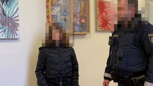Die 15-Jährige hatte den Gerichtstermin verschlafen und musste von der Polizei vorgeführt ...
