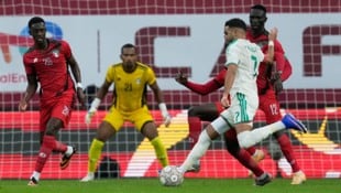 Superstar Ryad Mahrez (am Ball) mischt mit Algerien den Afrika-Cup auf.