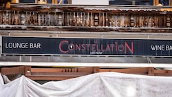 Im Schweizer Nobel-Skiort Crans-Montana starben bei der Tragödie zu Silvester Dutzende großteils ...