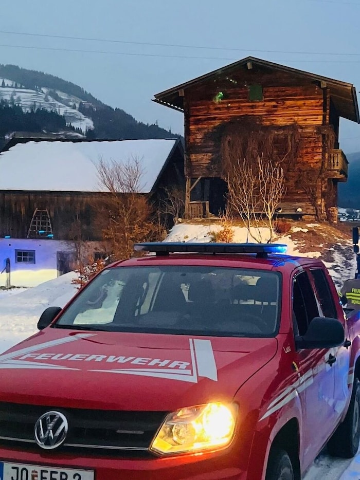Der Schaden an der Hütte ist zum Glück gering: Vermutlich waren Brandstifter am Werk.