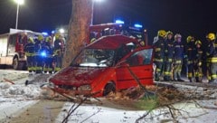 Der Lenker verlor bei den winterlichen Fahrverhältnissen die Kontrolle über seinen Wagen und kam ...