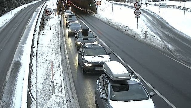 Auch am Fernpass staute es sich.