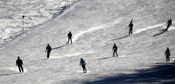 Ein Urlauber wurde im Zillertal beim Skifahren schwer verletzt.