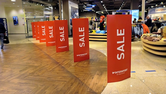 Viele Geschäfte locken auch noch nach Weihnachten mit Rabatten.