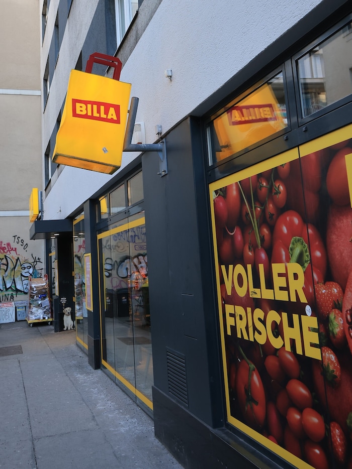 Der Frau wurde bereits ein Hausverbot in der Supermarktfiliale „Billa“ erteilt.