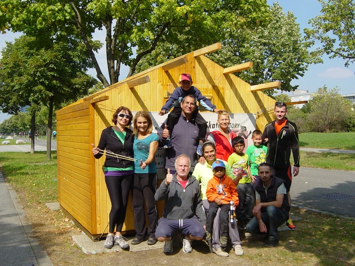 Da war die Welt noch in Ordnung: Die Vereinshütte, bevor sie abbrannte.